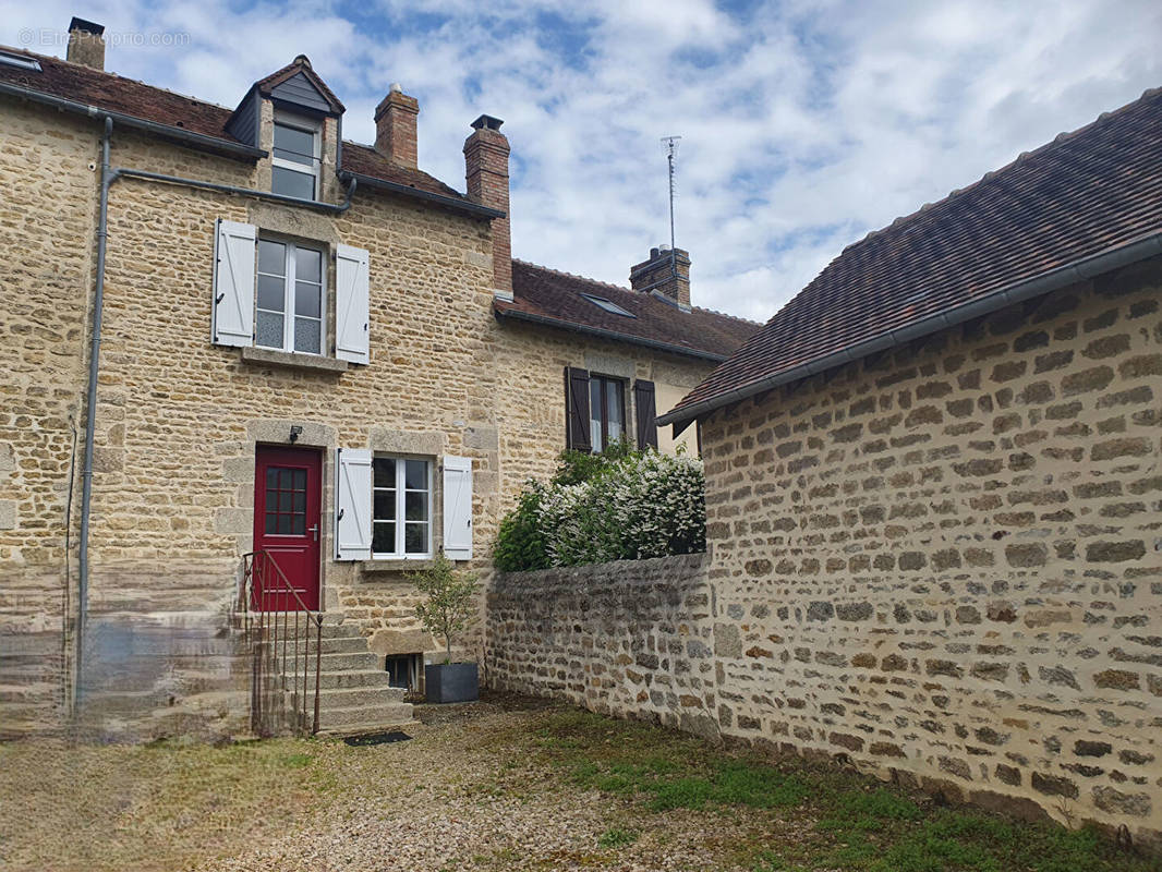 Maison à DAMIGNY