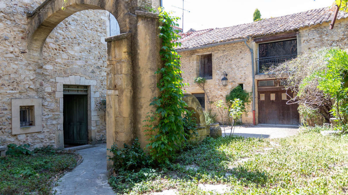 Maison à SAINT-GENIES-DE-COMOLAS