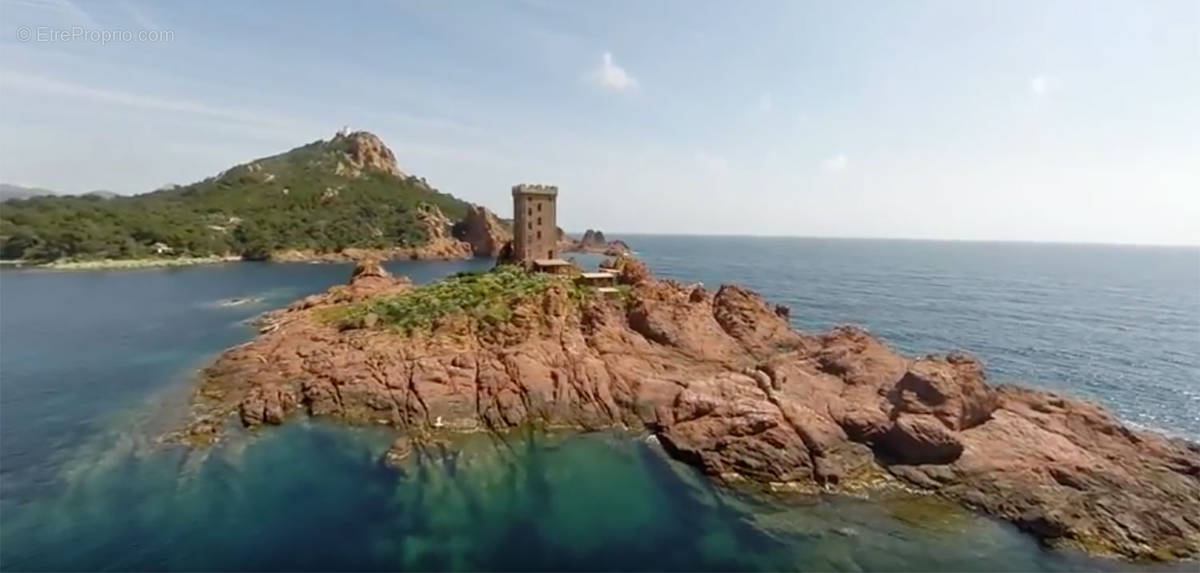 Terrain à SAINT-RAPHAEL