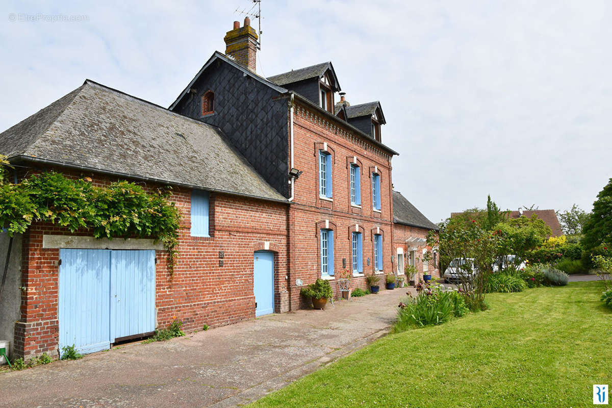 Maison à MONTMAIN