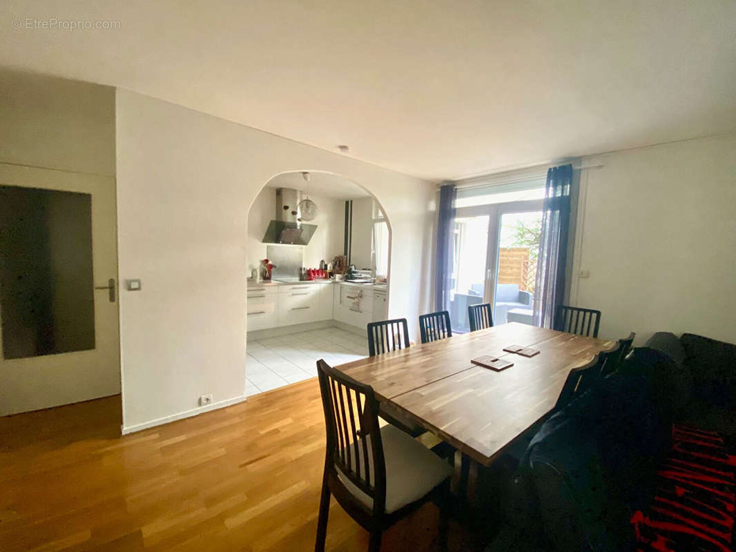 Appartement à HOUILLES