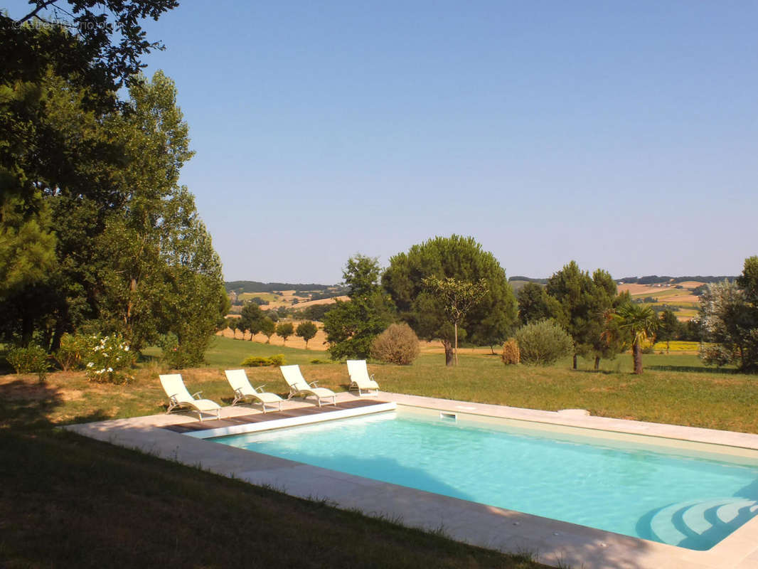 piscine et vue - Maison à LECTOURE