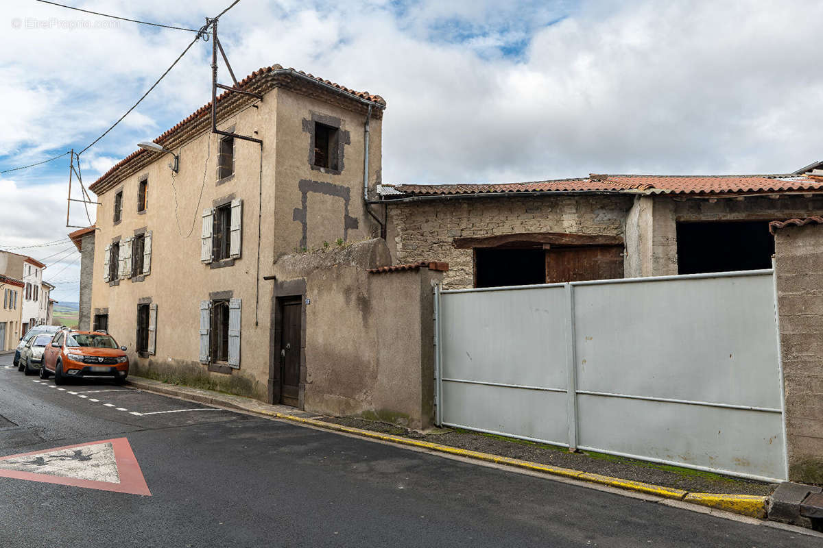 Maison à PONT-DU-CHATEAU