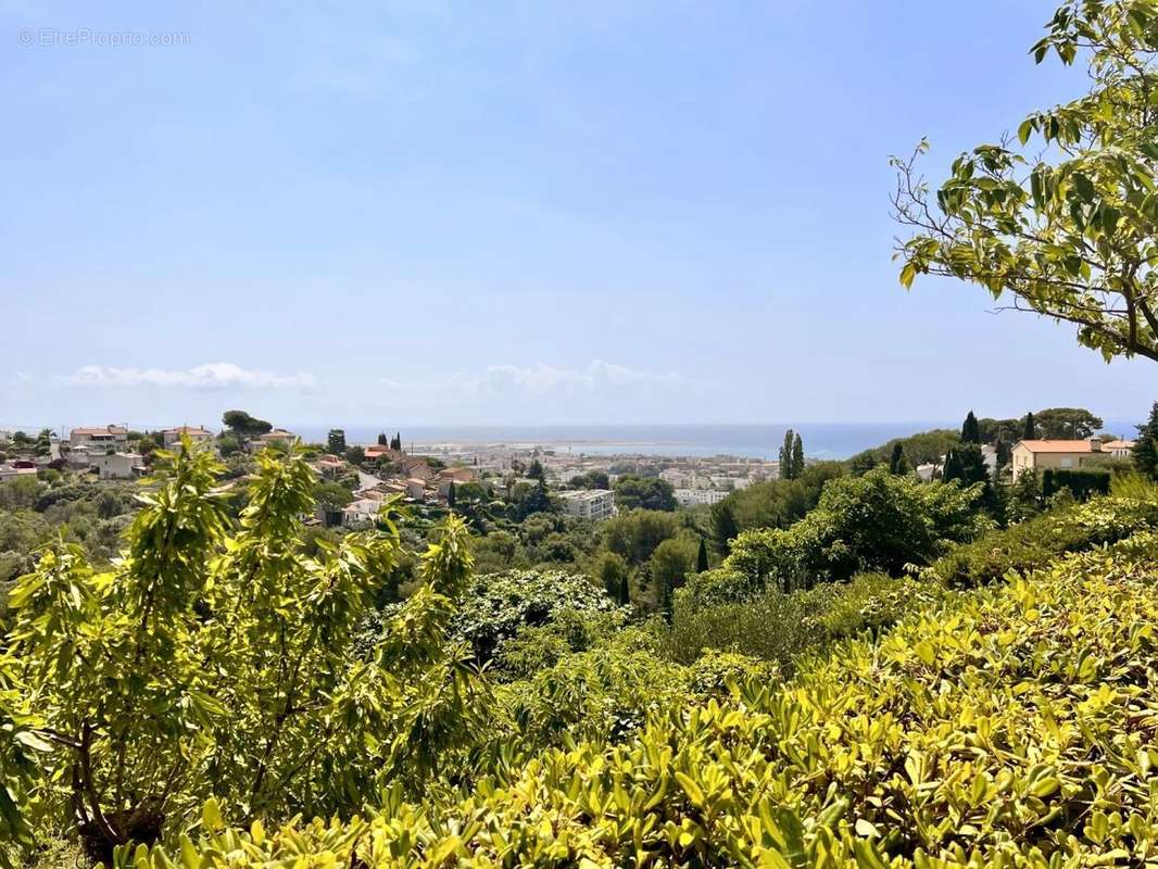 Maison à CAGNES-SUR-MER