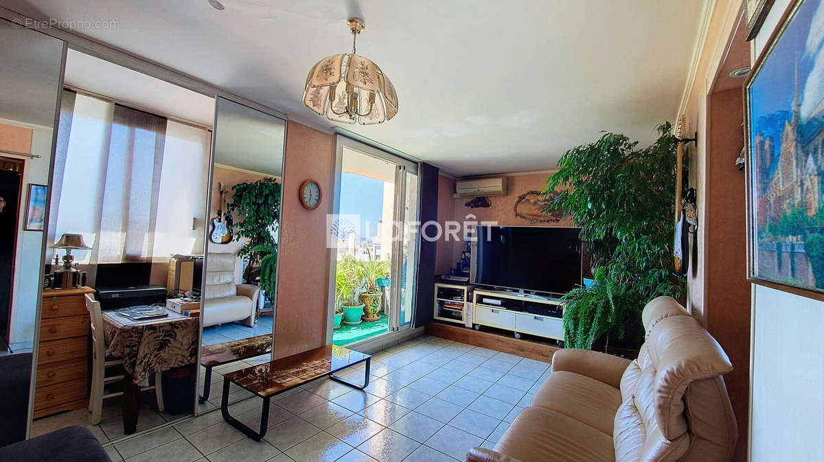 Appartement à MARSEILLE-11E