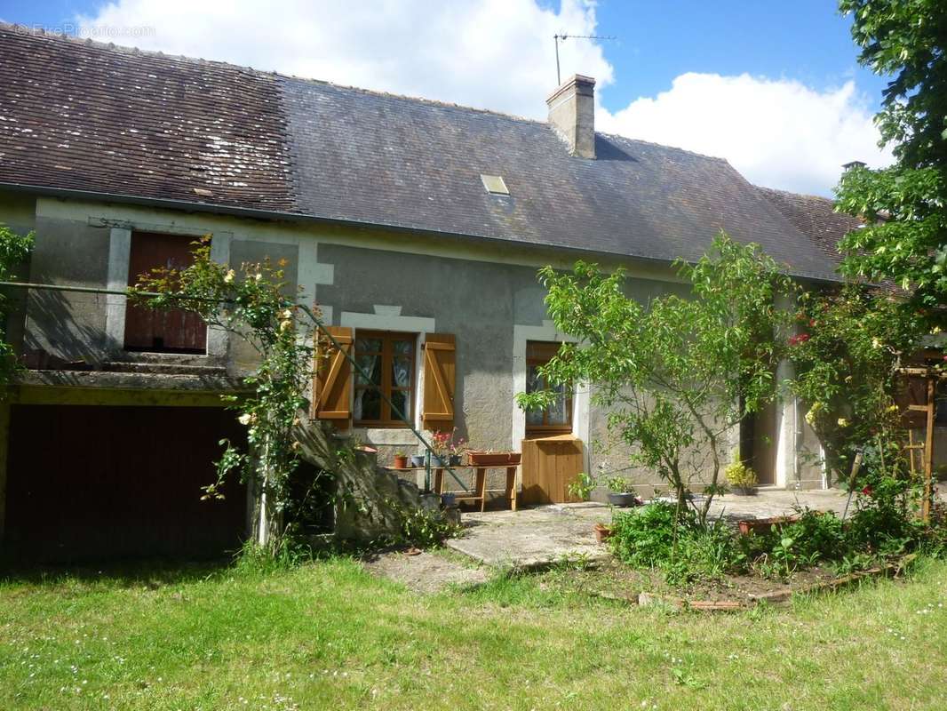 Maison à NOYEN-SUR-SARTHE