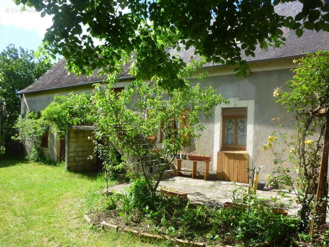 Maison à NOYEN-SUR-SARTHE