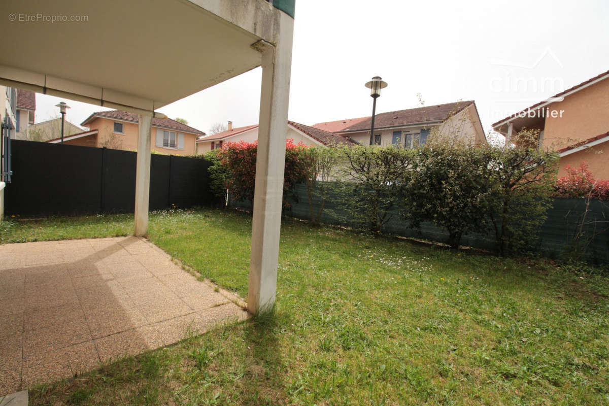 Appartement à SAINT-ETIENNE-DE-SAINT-GEOIRS