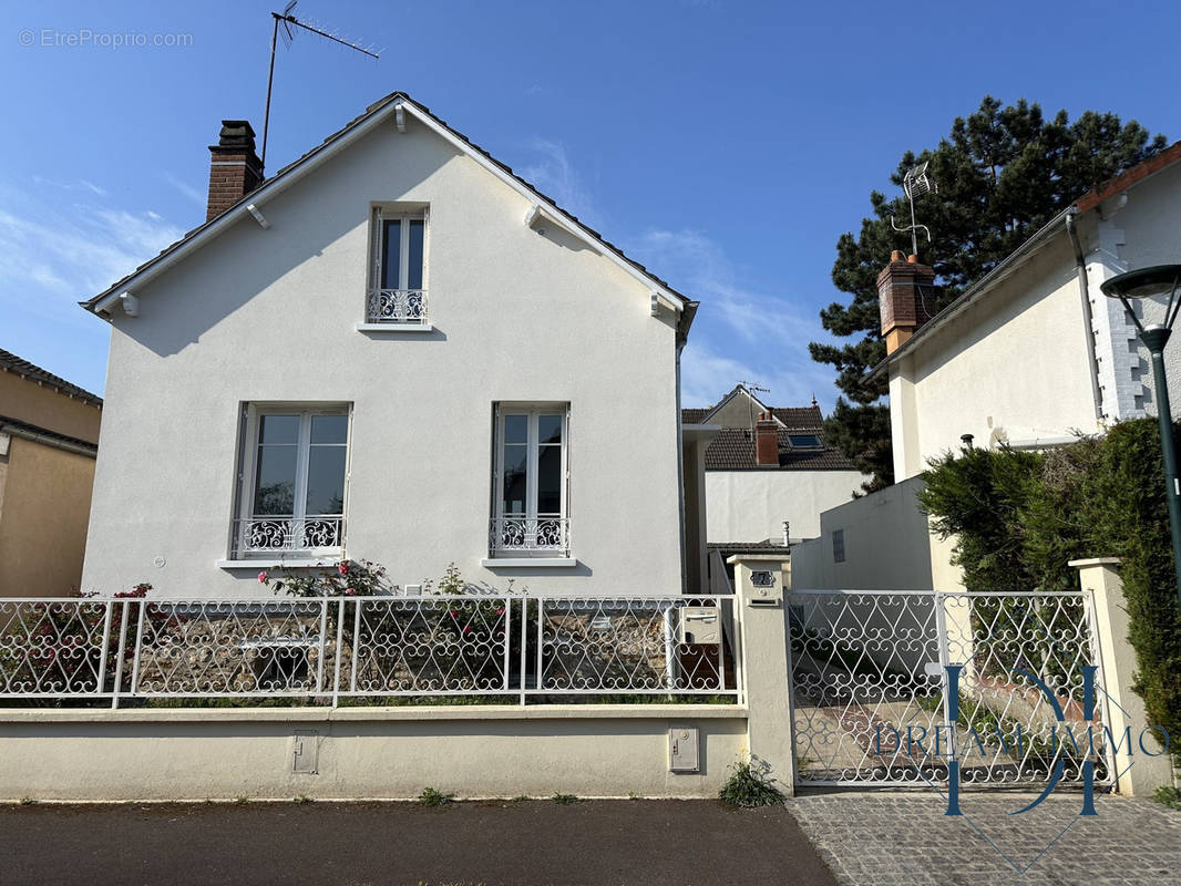 Maison à SAINT-GRATIEN