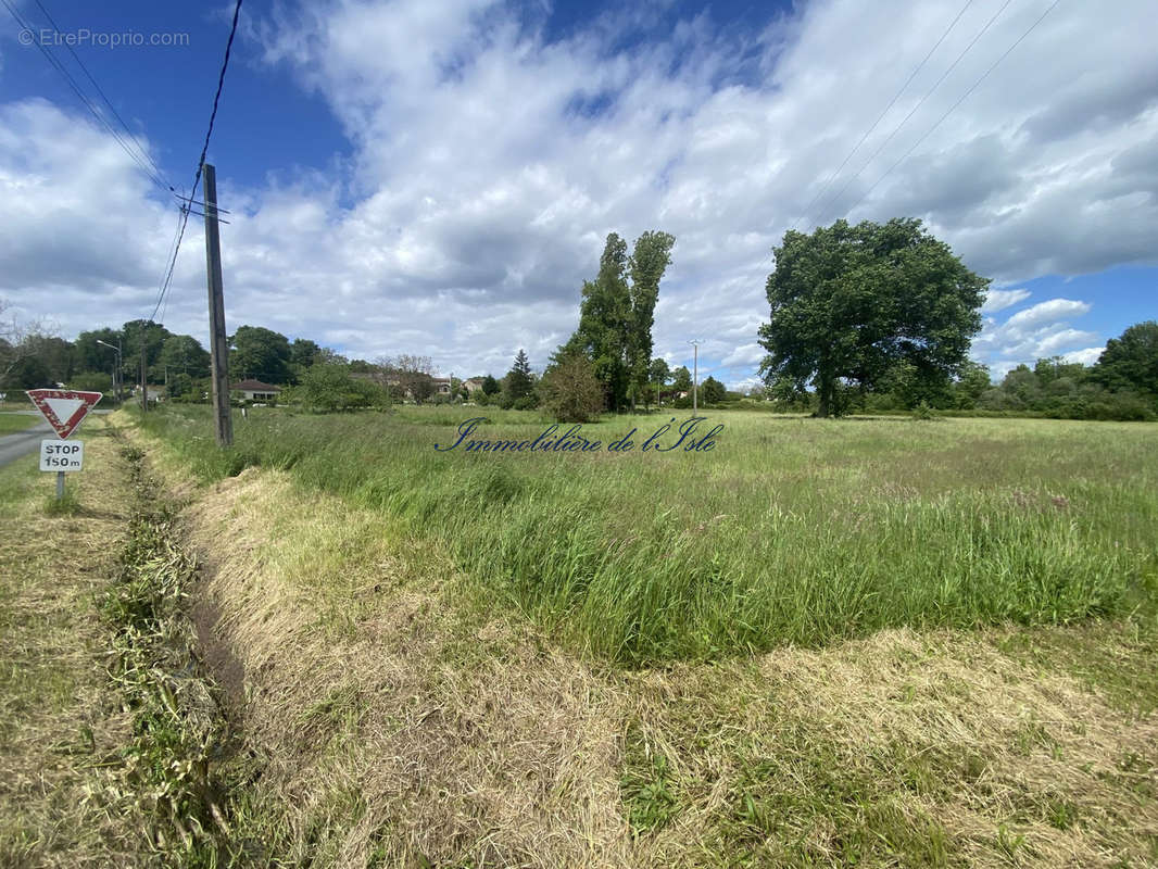 Terrain à DOUZILLAC