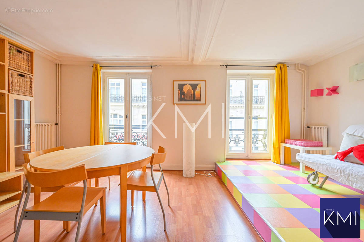 Appartement à PARIS-11E