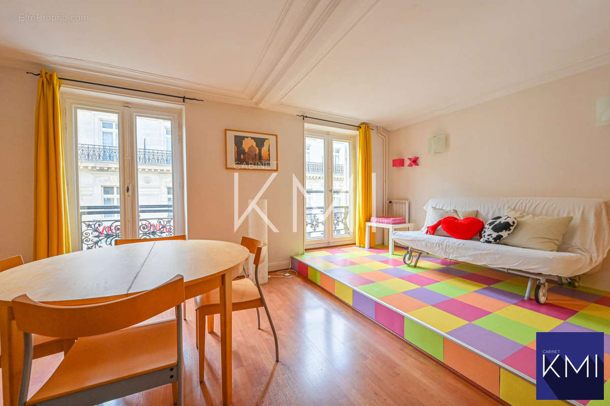 Appartement à PARIS-11E