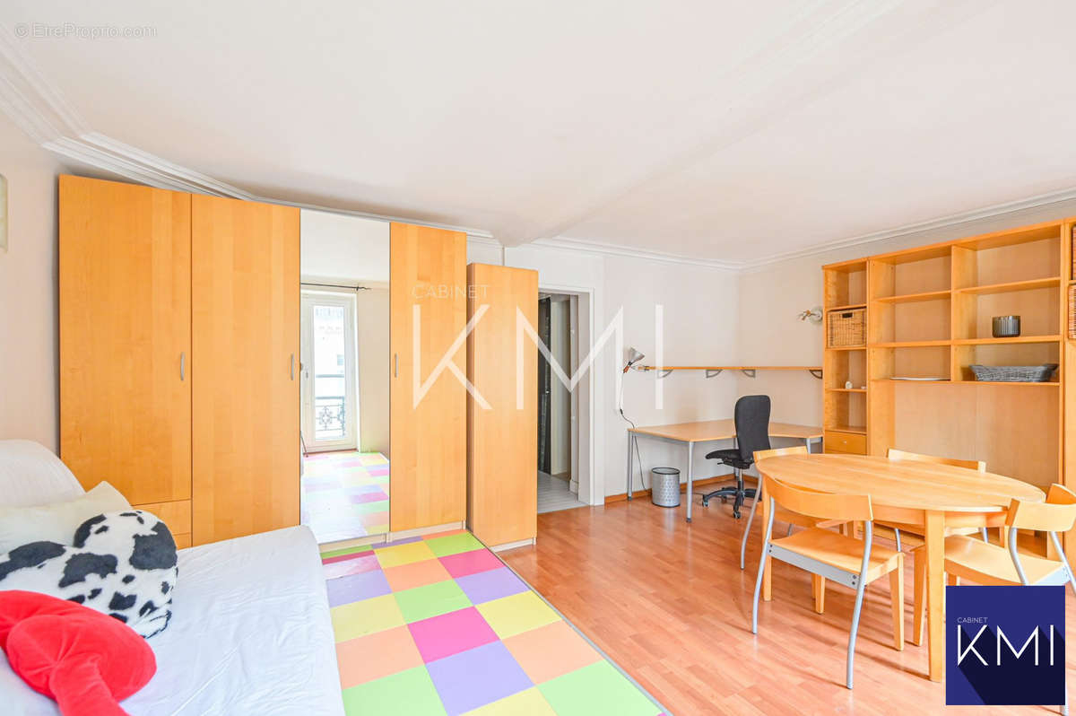 Appartement à PARIS-11E