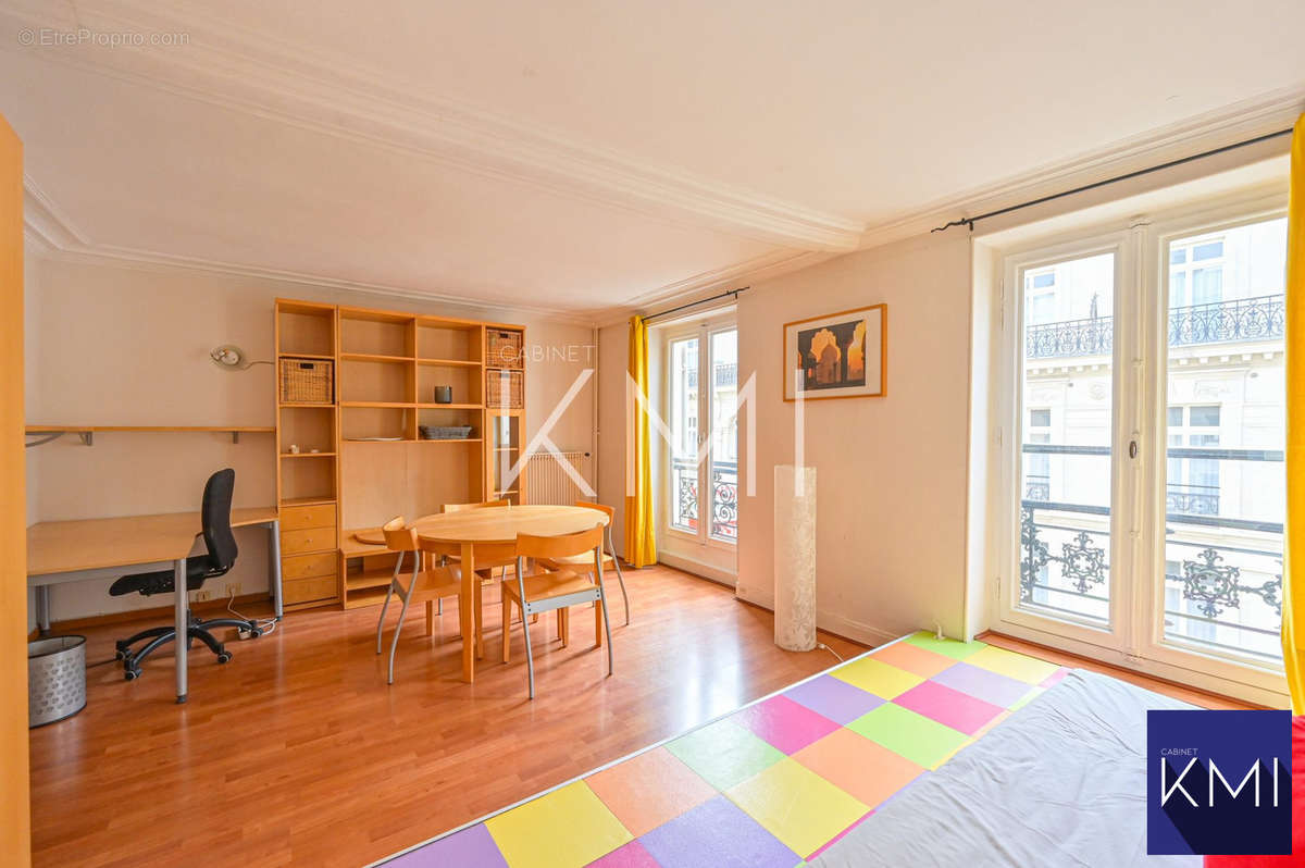 Appartement à PARIS-11E