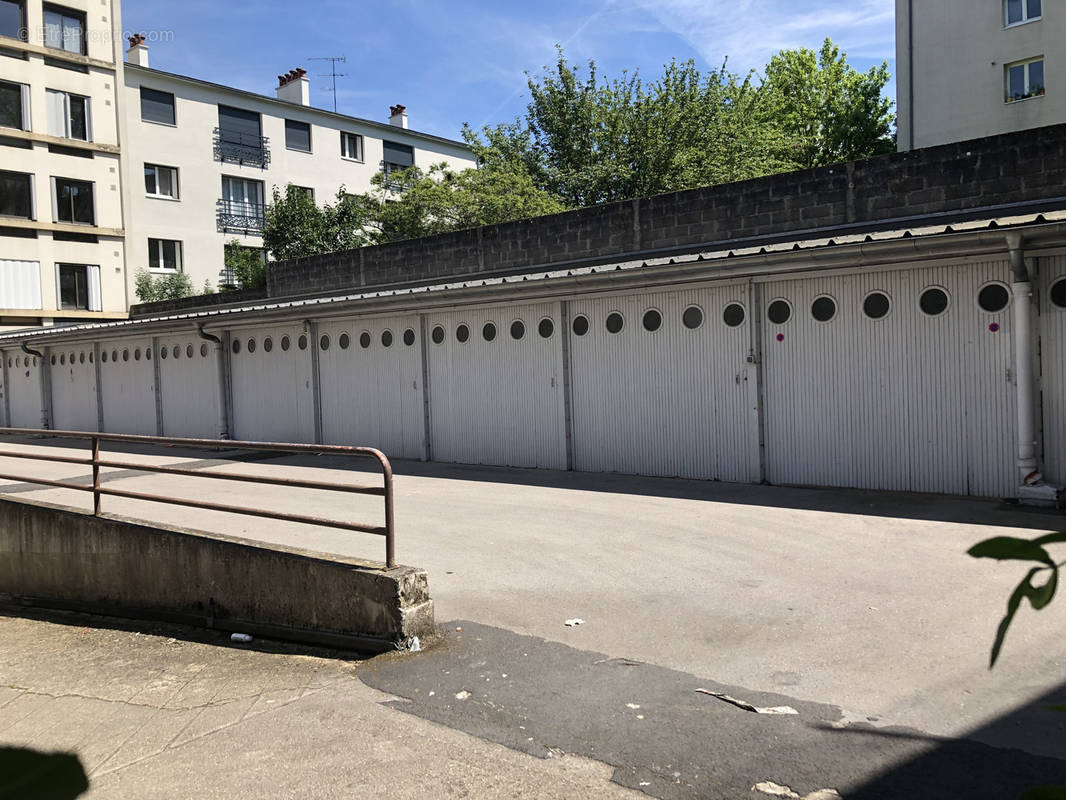 Parking à MASSY