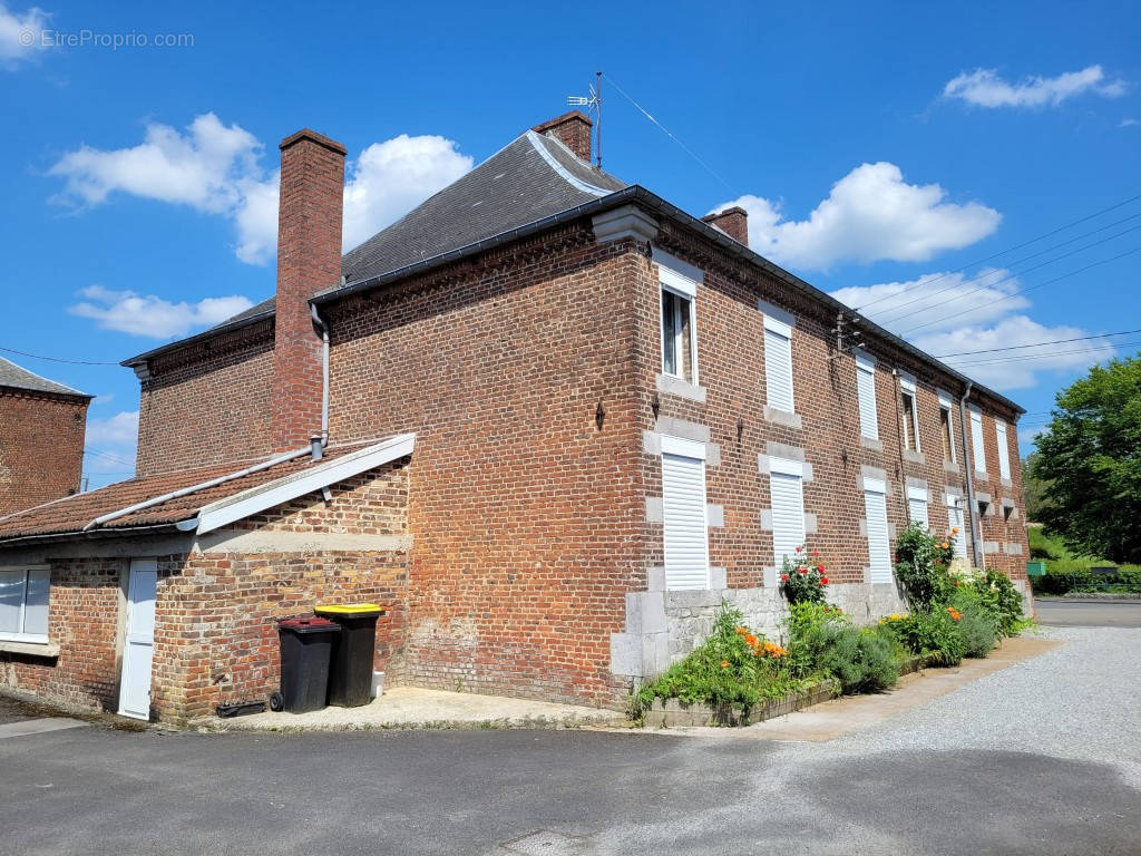 Maison à SARS-POTERIES