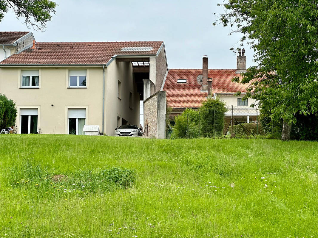 Maison à MONTHUREUX-SUR-SAONE