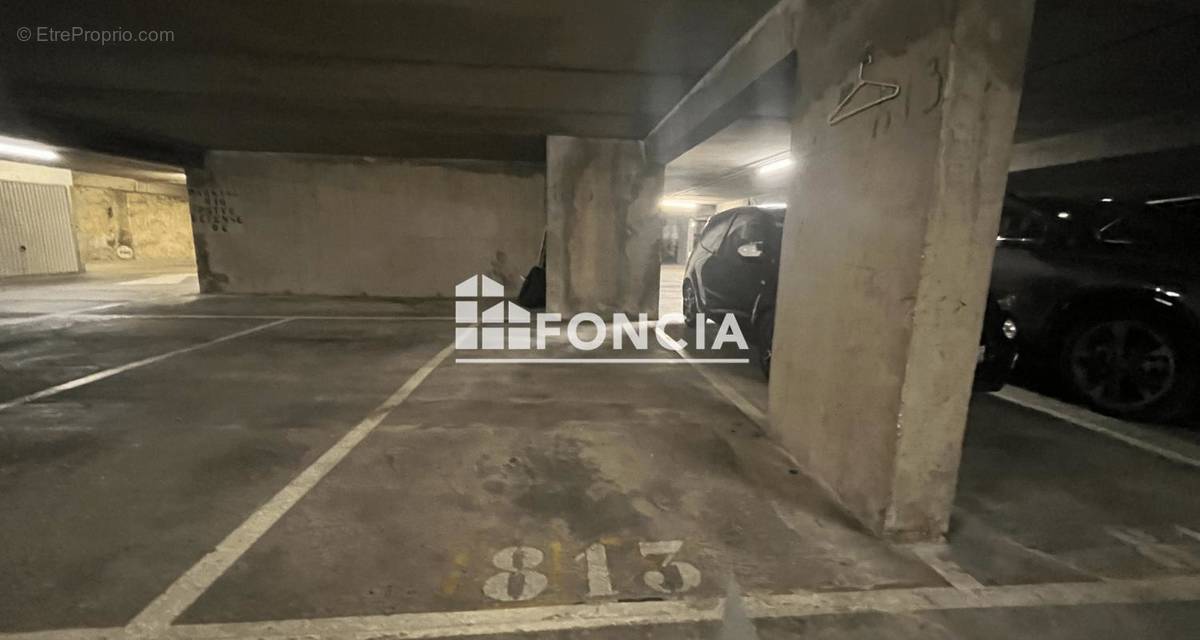 Parking à PARIS-10E