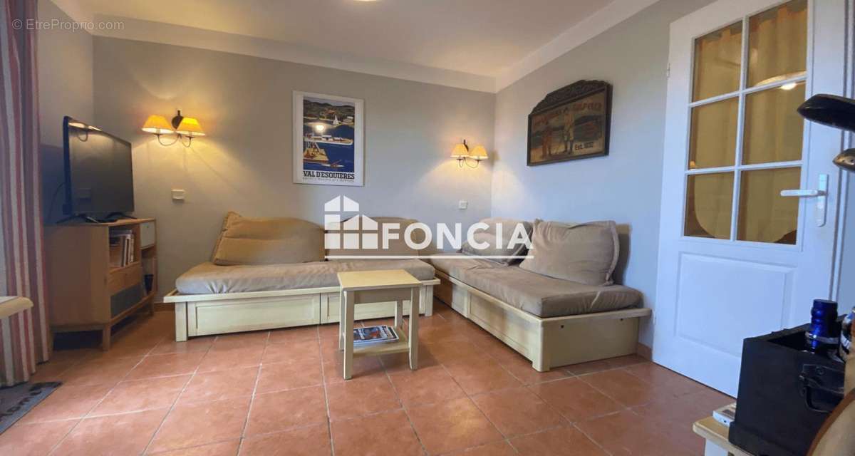 Appartement à ROQUEBRUNE-SUR-ARGENS