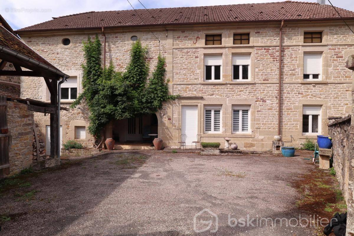 Maison à DEMANGEVELLE