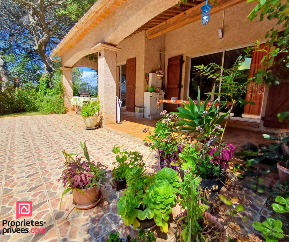 Maison à ROQUEBRUNE-SUR-ARGENS