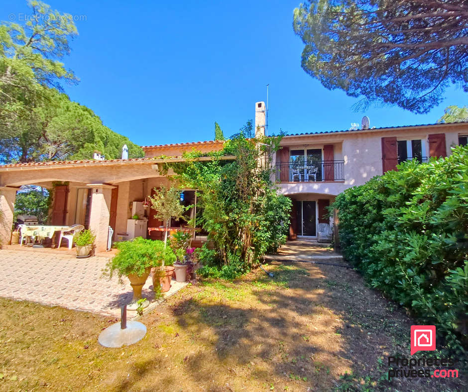 Maison à ROQUEBRUNE-SUR-ARGENS