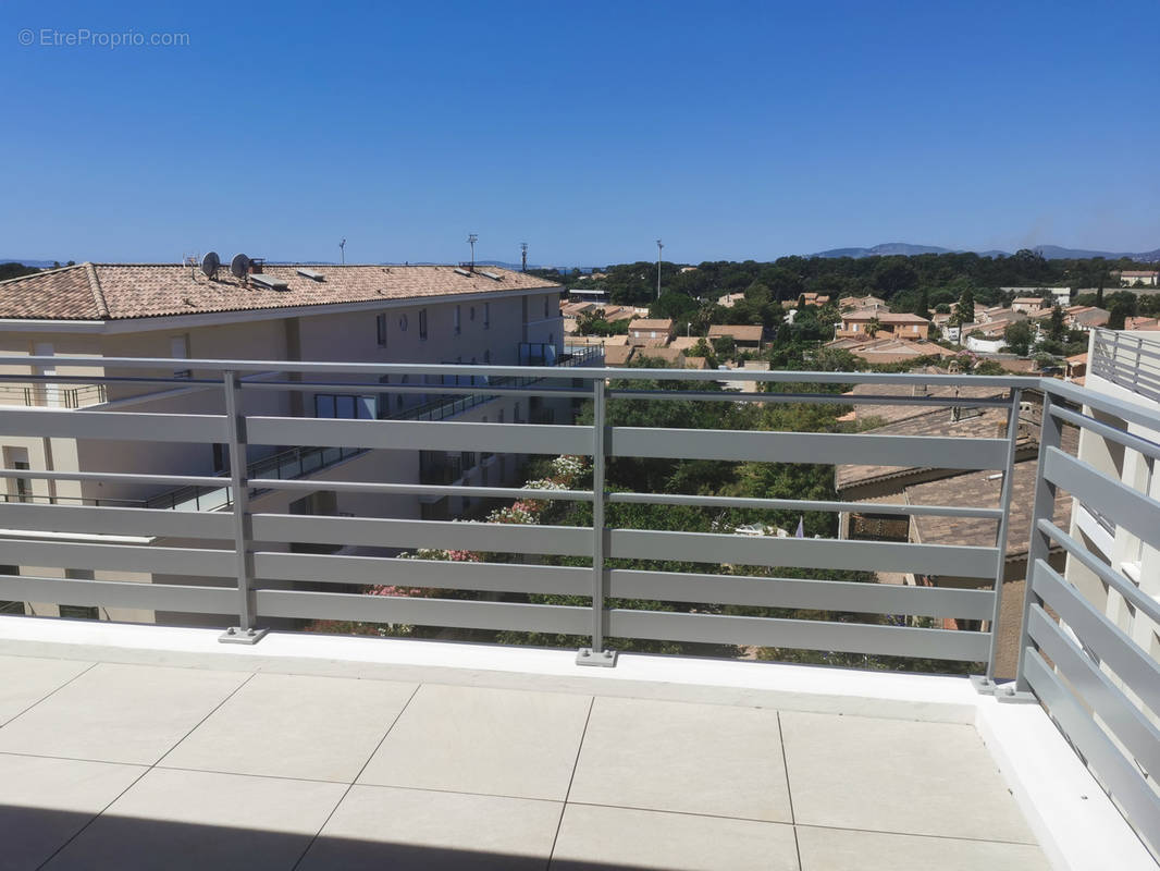 Appartement à LA LONDE-LES-MAURES