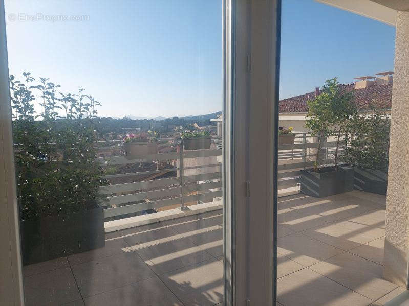 Appartement à LA LONDE-LES-MAURES