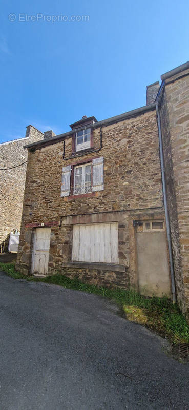 Maison à PLOUER-SUR-RANCE