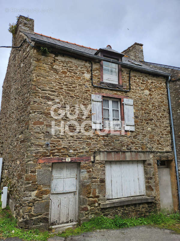 Maison à PLOUER-SUR-RANCE