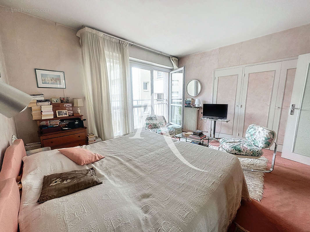 Appartement à PARIS-19E