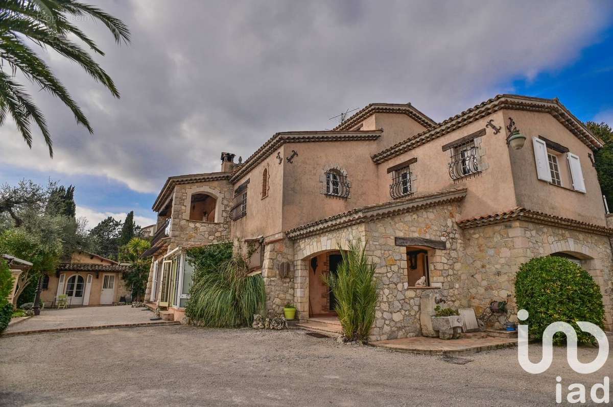 Photo 2 - Maison à MOUGINS