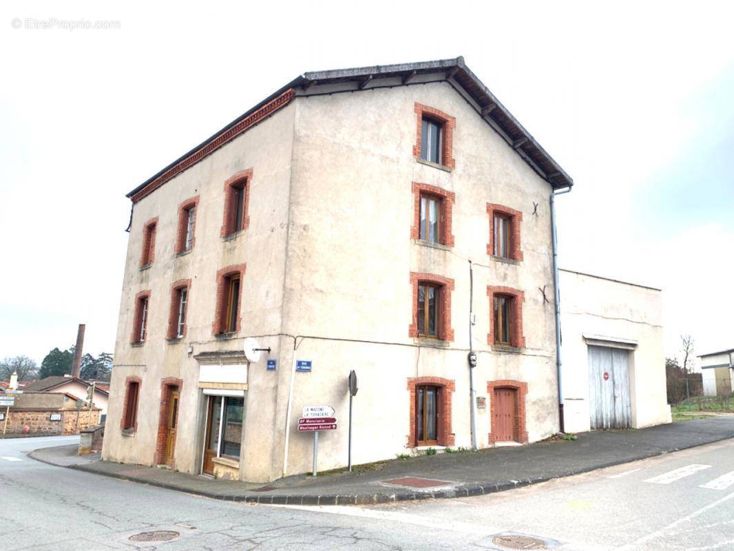 Appartement à COUTOUVRE