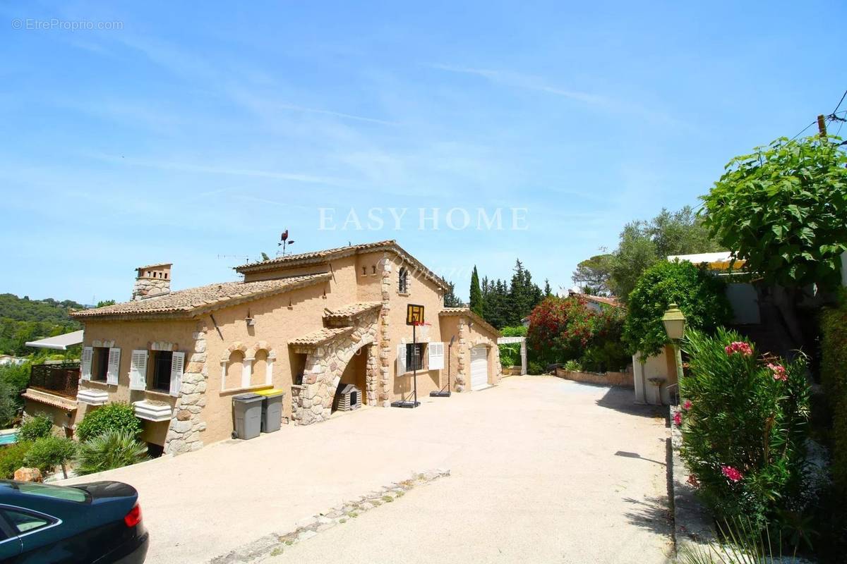 Maison à MOUGINS