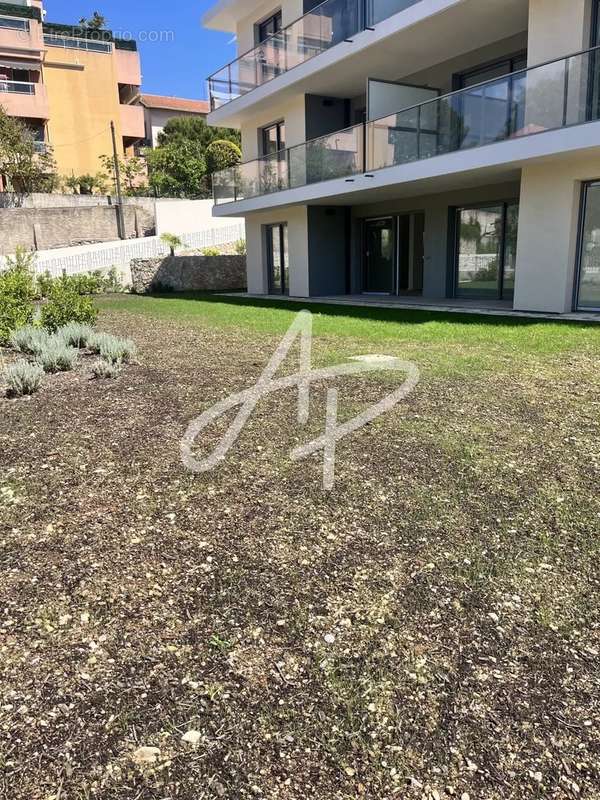 Appartement à ROQUEBRUNE-CAP-MARTIN