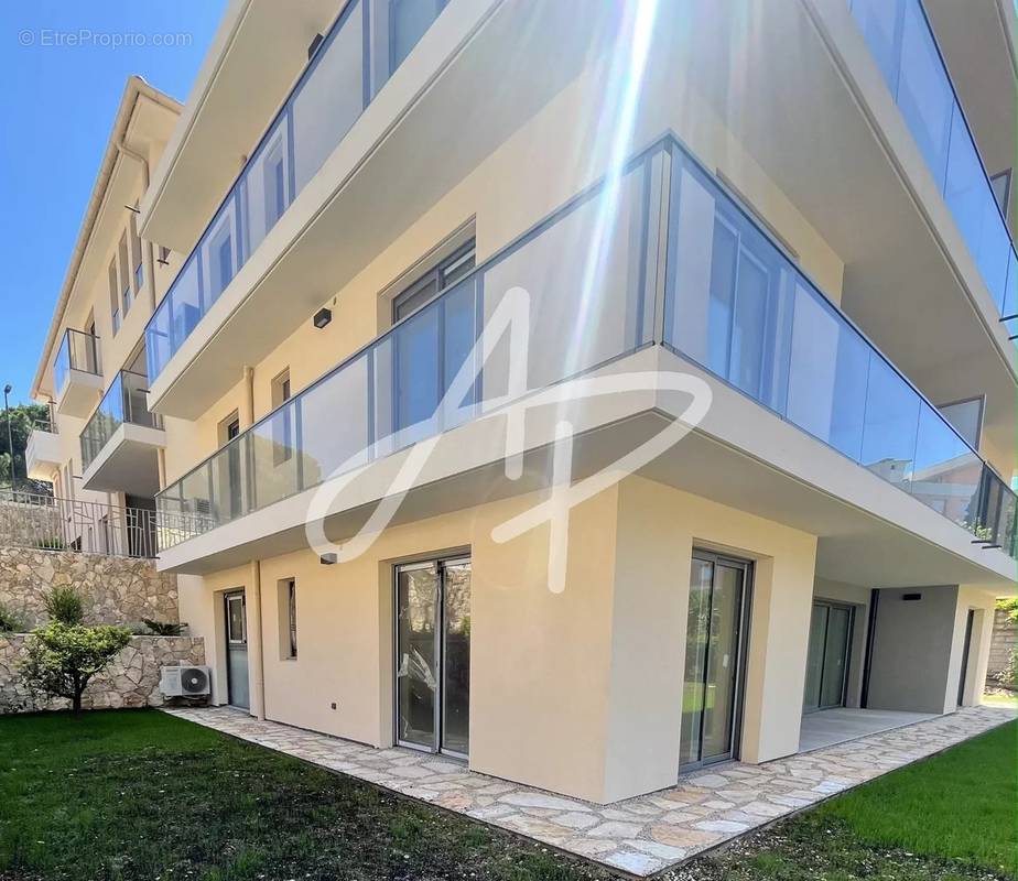 Appartement à ROQUEBRUNE-CAP-MARTIN