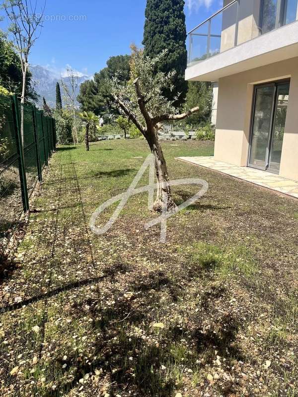 Appartement à ROQUEBRUNE-CAP-MARTIN