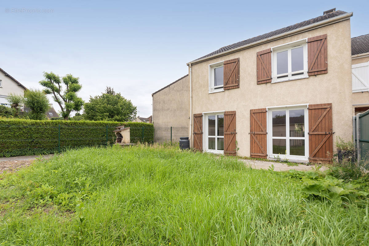 Maison à SAINT-GERMAIN-LES-ARPAJON