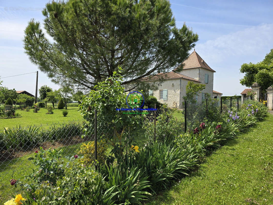 Maison à LAROQUE-TIMBAUT