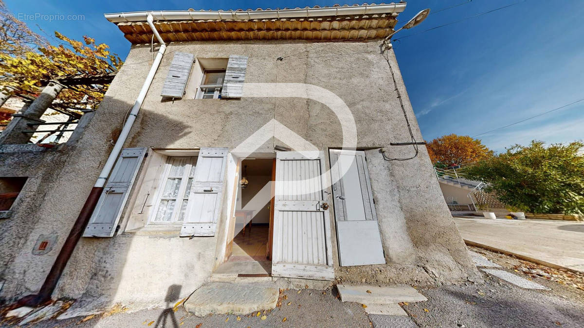 Maison à SAINT-ETIENNE-LES-ORGUES