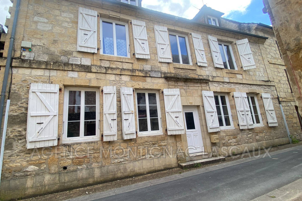 Maison à MONTIGNAC