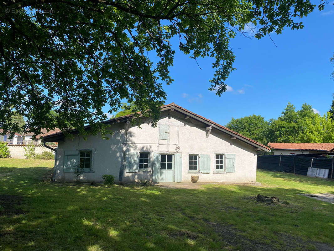 Maison à COMMENSACQ