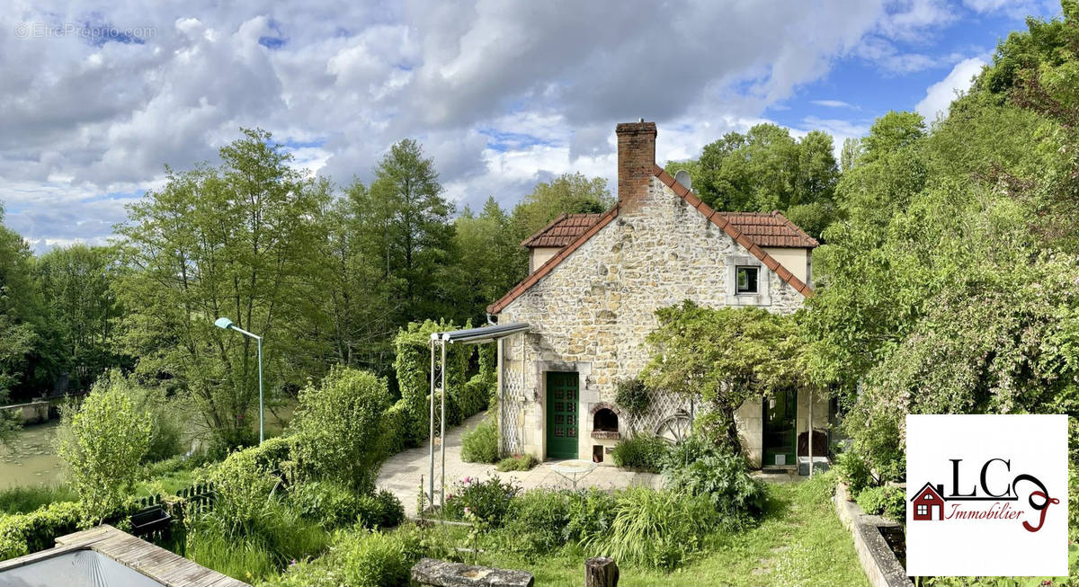 Maison à URZY