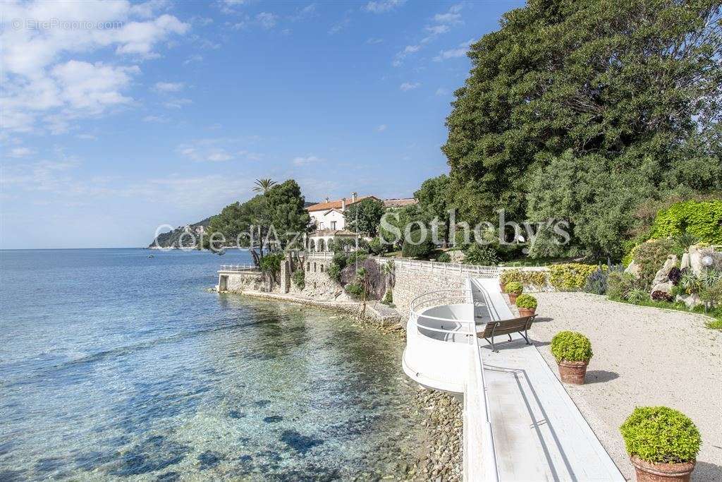 Appartement à VILLEFRANCHE-SUR-MER