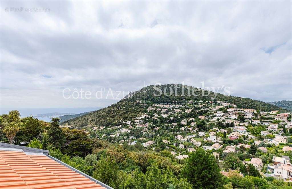 Appartement à LA TURBIE