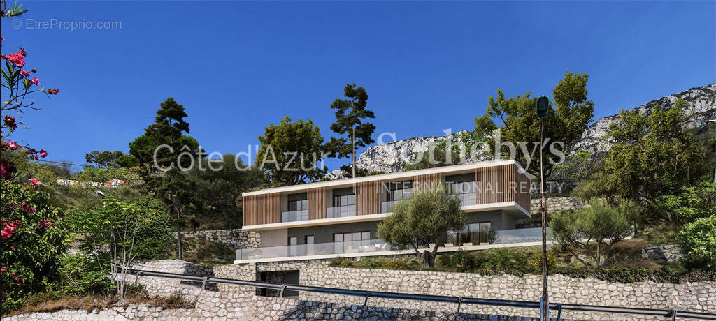 Maison à EZE