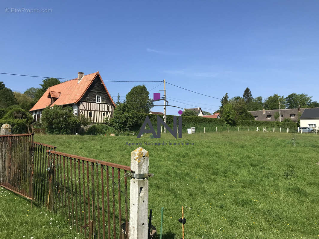 Terrain à BACQUEVILLE-EN-CAUX