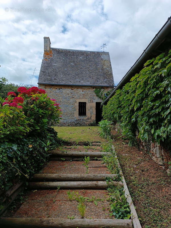 Maison à TREVIERES