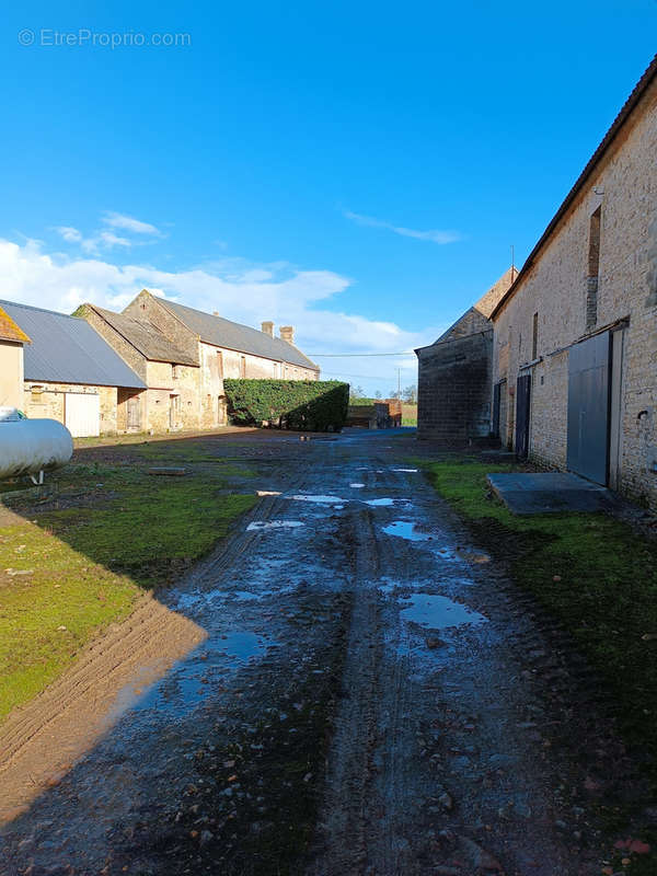 Maison à LONGUES-SUR-MER