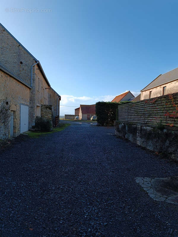 Maison à LONGUES-SUR-MER